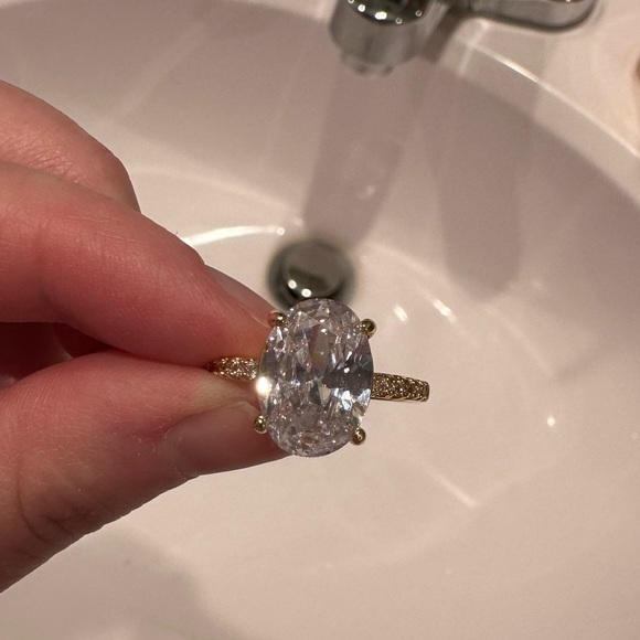 Fake ring - Picture 3 of 4